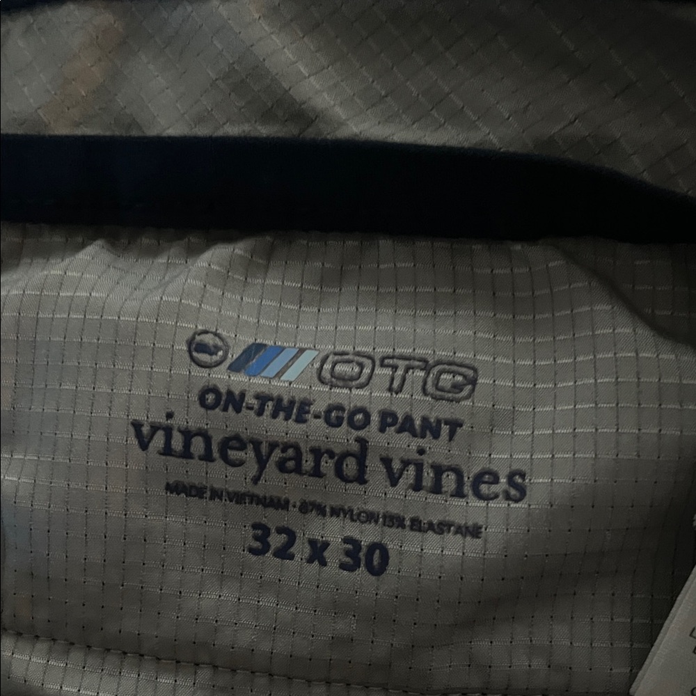 Vineyard Vines Navy on the go pant - Picture 2 of 6